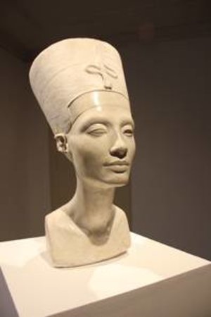 Nora Al-Badri und Jan Nikolai Nelles, The Other Nefertiti,