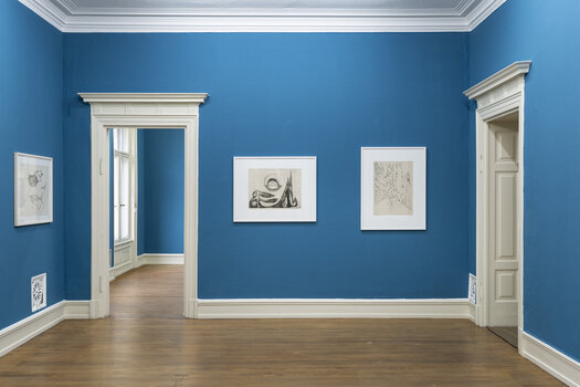 Rolf Nesch, Ausstellungsansicht, VG BildKunst2025, Foto: Frank Kleinbach.